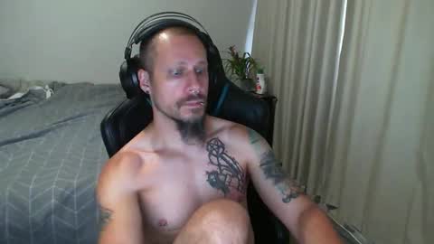 Snapshot of matchy666 chatting on February 25, 6:36 am Matchy online show from February 25, 6:36 am