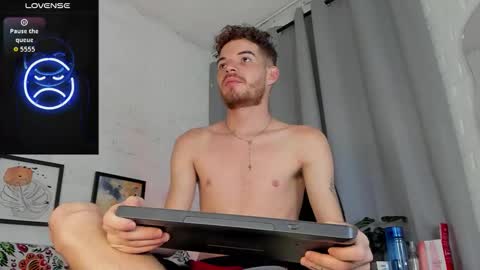 Snapshot of mateo_hunter chatting on December 16, 3:22 am MATEO HUNTER online show from December 16, 3:22 am