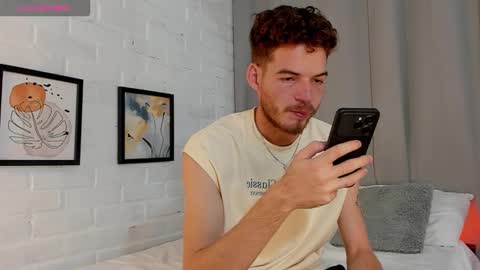 Snapshot of mateo_hunter chatting on December 21, 7:04 am MATEO HUNTER online show from December 21, 7:04 am