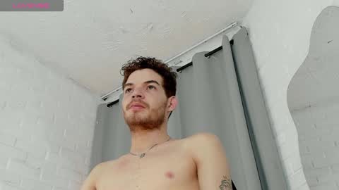 Snapshot of mateo_hunter chatting on January 9, 12:41 pm MATEO HUNTER online show from January 9, 12:41 pm