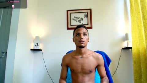 Snapshot of mateo_nick chatting on February 22, 5:35 pm Mateo and Noah online show from February 22, 5:35 pm