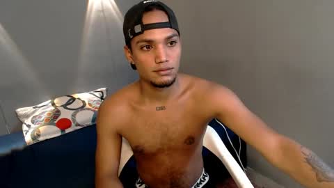 Snapshot of mateo_nick chatting on April 19, 6:21 pm Mateo and Noah online show from April 19, 6:21 pm
