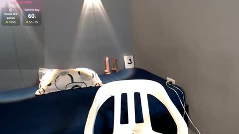 Snapshot of mateo_nick chatting on April 20, 5:48 pm Mateo and Noah online show from April 20, 5:48 pm