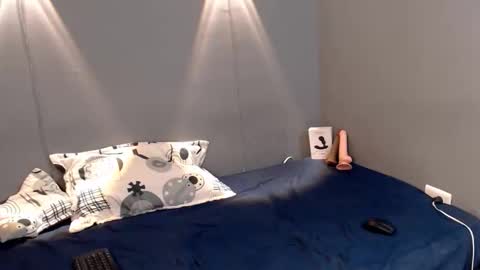 Snapshot of mateo_nick chatting on April 21, 6:01 pm Mateo and Noah online show from April 21, 6:01 pm