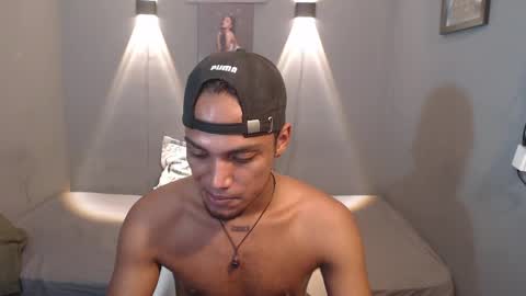 Snapshot of mateo_nick chatting on May 27, 6:38 pm Mateo and Noah online show from May 27, 6:38 pm