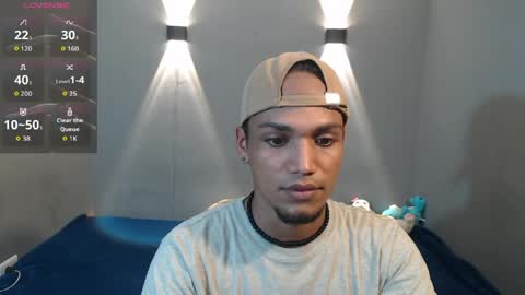 Snapshot of mateo_nick chatting on May 30, 7:00 pm Mateo and Noah online show from May 30, 7:00 pm