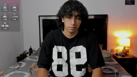Snapshot of mateo_sweetie chatting on June 2, 10:12 pm Mateo online show from June 2, 10:12 pm
