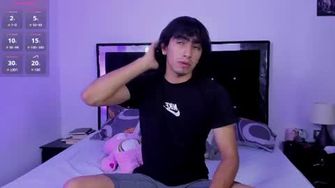 Snapshot of mateo_sweetie chatting on June 12, 2:43 am Mateo online show from June 12, 2:43 am