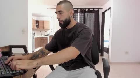 Matheus     online show from March 18, 6:44 pm