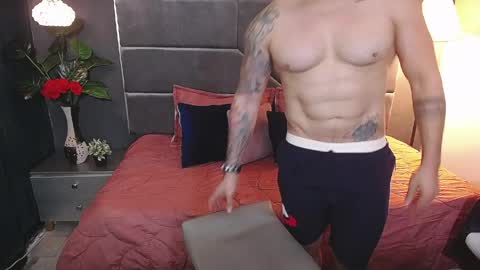 mathew_fit online show from May 6, 8:36 pm