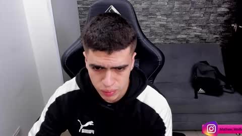 Mathew Independent model online show from November 16, 11:21 pm