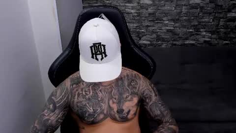 Snapshot of mathew_wolf4 chatting on June 18, 12:33 am Mathew Independent model online show from June 18, 12:33 am