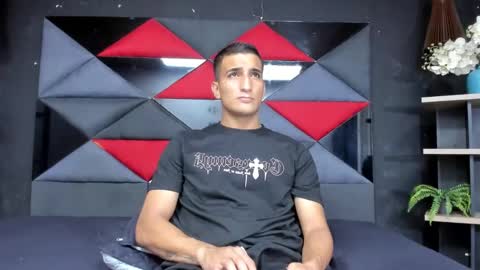 Snapshot of mathews_clark chatting on October 13, 11:38 pm mathews_clark online show from October 13, 11:38 pm