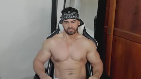 Snapshot of mathews_smith chatting on May 31, 11:28 am mathews_smith online show from May 31, 11:28 am