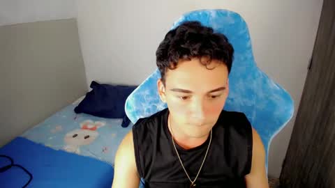 Snapshot of mathiass_twinkk_ chatting on March 29, 12:43 am MATHIAS online show from March 29, 12:43 am