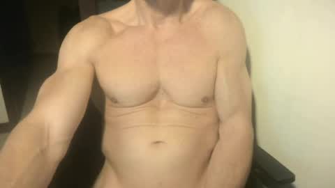Snapshot of matiasmartin2030 chatting on June 29, 2:07 am MatiasMatureMuscle online show from June 29, 2:07 am