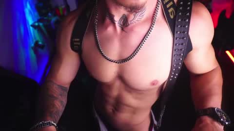 Snapshot of matiusdf chatting on April 21, 1:53 am matius online show from April 21, 1:53 am