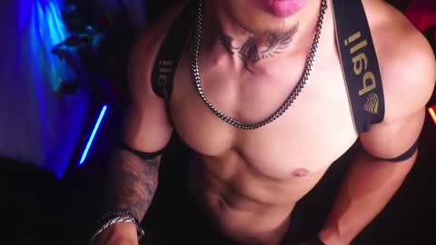 Snapshot of matiusdf chatting on April 25, 3:20 am matius online show from April 25, 3:20 am
