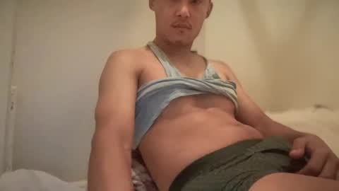 Snapshot of matoka33 chatting on January 18, 11:22 pm Dad online show from January 18, 11:22 pm