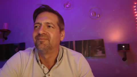 Snapshot of matrike1 chatting on December 21, 11:02 pm matrike1 online show from December 21, 11:02 pm