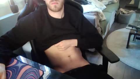 matt1q237916 online show from April 15, 3:19 pm