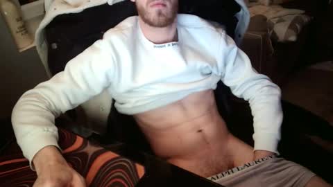 Snapshot of matt1q237916 chatting on May 6, 1:57 am matt1q237916 online show from May 6, 1:57 am