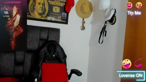 Snapshot of matt_rodriguez92 chatting on April 21, 9:48 am matt rodriguez92 online show from April 21, 9:48 am
