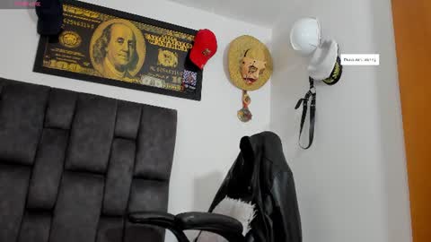 Snapshot of matt_rodriguez92 chatting on July 8, 9:14 am matt rodriguez92 online show from July 8, 9:14 am