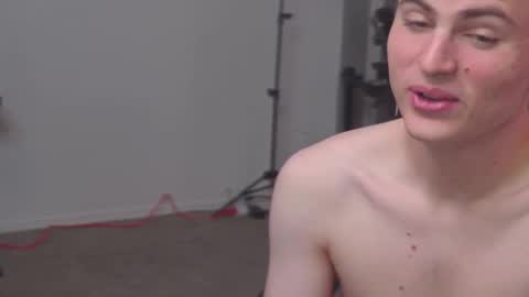 Snapshot of mattcashxxx chatting on December 1, 5:13 pm Matt Cash online show from December 1, 5:13 pm