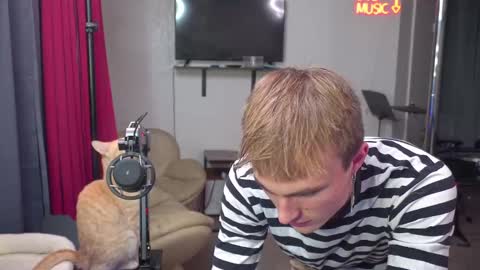 Snapshot of mattcashxxx chatting on December 8, 2:07 am Matt Cash online show from December 8, 2:07 am