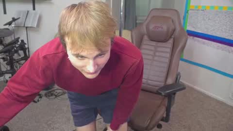 Snapshot of mattcashxxx chatting on January 21, 2:11 am Matt Cash online show from January 21, 2:11 am