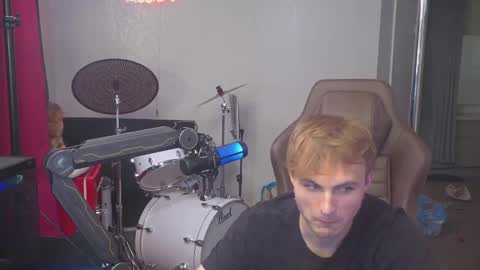 Snapshot of mattcashxxx chatting on September 28, 1:11 am Matt Cash online show from September 28, 1:11 am