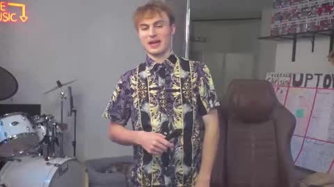 Snapshot of mattcashxxx chatting on October 4, 1:03 am Matt Cash online show from October 4, 1:03 am