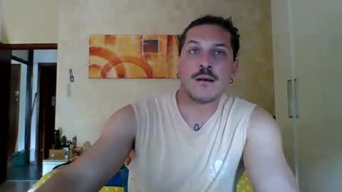Snapshot of matteushh87 chatting on May 6, 10:42 am matteushh87 online show from May 6, 10:42 am