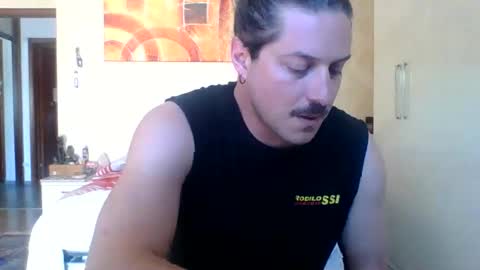 Snapshot of matteushh87 chatting on May 21, 9:05 am matteushh87 online show from May 21, 9:05 am