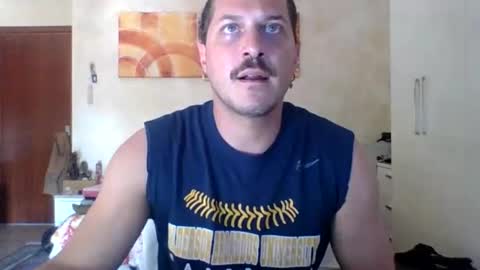 Snapshot of matteushh87 chatting on June 9, 8:26 am matteushh87 online show from June 9, 8:26 am