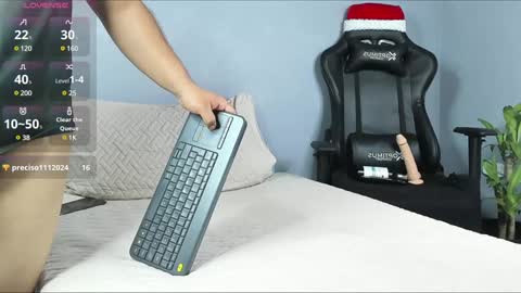 Snapshot of matthew_booz10 chatting on December 27, 10:34 am Matthew online show from December 27, 10:34 am