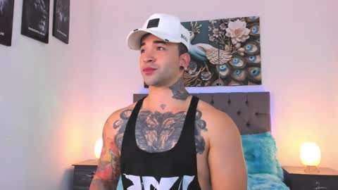 Snapshot of matthew_colee chatting on March 3, 3:12 am Matthew INDEPENDENT MODEL online show from March 3, 3:12 am