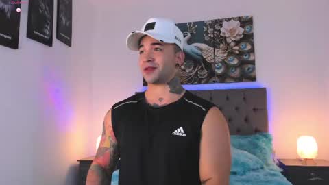 Snapshot of matthew_colee chatting on June 19, 3:00 am Matthew INDEPENDENT MODEL online show from June 19, 3:00 am