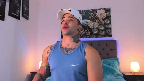 Snapshot of matthew_colee chatting on June 24, 2:10 am Matthew INDEPENDENT MODEL online show from June 24, 2:10 am