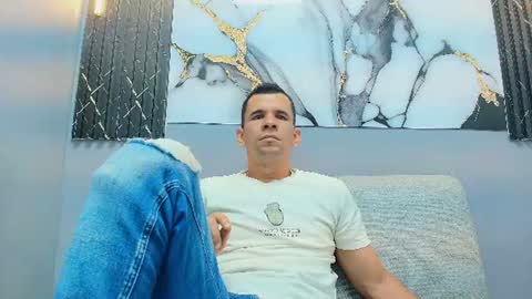 Snapshot of matthew_white2 chatting on June 12, 7:24 pm Matthew online show from June 12, 7:24 pm