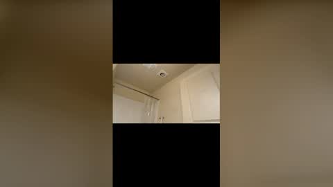 Snapshot of matthew_zzz chatting on January 16, 10:19 am matthew_zzz online show from January 16, 10:19 am