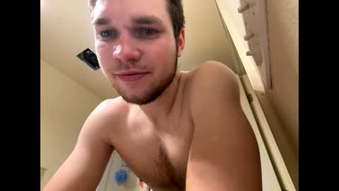Snapshot of matthew_zzz chatting on January 18, 2:04 am matthew_zzz online show from January 18, 2:04 am