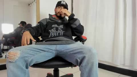 Snapshot of matthewcullenn chatting on June 7, 3:10 am Matthew online show from June 7, 3:10 am