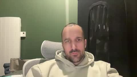 Snapshot of matthias24 chatting on April 2, 10:07 pm M online show from April 2, 10:07 pm