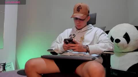 mattiwsmorris_ online show from October 23, 3:39 am