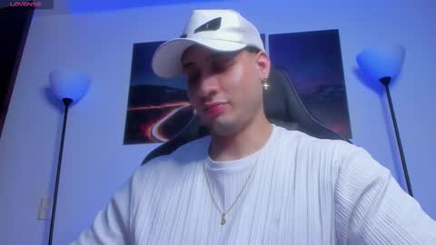 mattsaill_ online show from December 16, 1:21 am