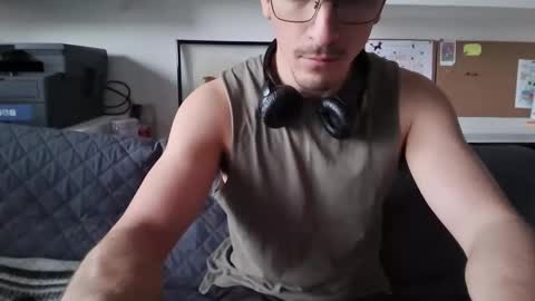 Snapshot of mattzz13 chatting on March 8, 2:54 pm mattzz13 online show from March 8, 2:54 pm