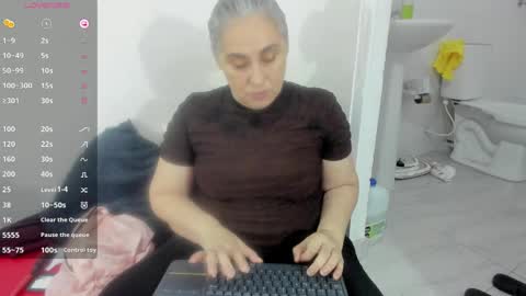 Snapshot of mature_gold1 chatting on April 25, 12:30 pm danna mature online show from April 25, 12:30 pm