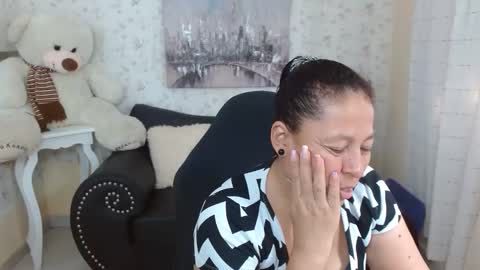Snapshot of mature_martina_ chatting on April 20, 8:43 pm Martina online show from April 20, 8:43 pm